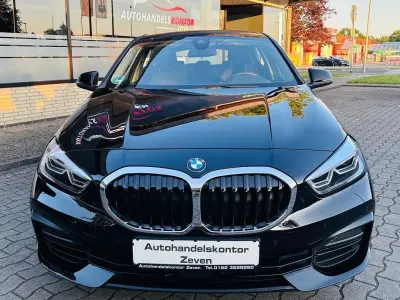 Gebraucht BMW 118 Advantage 136 PS (100 kW) 2023 Schwarz Limousine