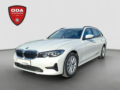 Gebraucht BMW 320 Sport Line 190 PS (139 kW) 2022 Weiß Limousine