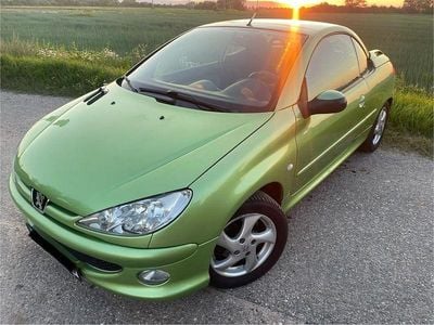 Gebraucht Peugeot 206 CC Platinum 109 PS (80 kW) 2004 Grün Cabrio