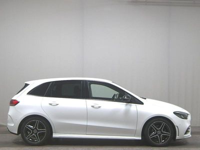 Gebraucht Mercedes B200 AMG line 163 PS (119 kW) 2020 Weiss Van / Kleinbus