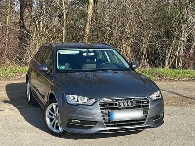 Gebraucht Audi A3 Attraction 179 PS (131 kW) 2015 Grau Limousine