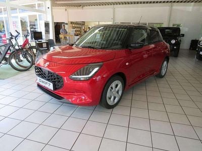 Burning red / super black pear Gebraucht 2024 Suzuki Swift Comfort Kleinwagen | 20.900 € (Teuer)