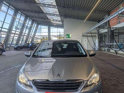 Gebraucht Peugeot 308 Active 120 PS (88 kW) 2015 Limousine