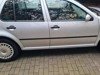 Silber Gebraucht 2002 VW Golf IV Kleinwagen | 1.800 € (Fairer Preis)