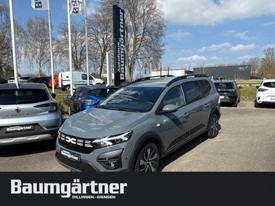Neu Dacia Jogger Expression 110 PS (80 kW) 2026 Grün Van / Kleinbus