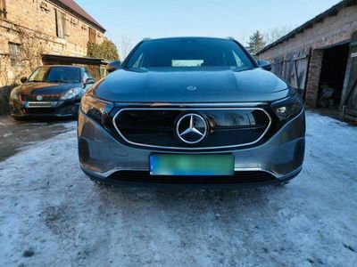 Mercedes EQA300