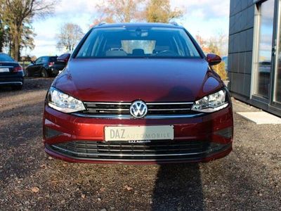 Gebraucht VW Golf VII Comfortline 131 PS (96 kW) 2019 Rot Kombi
