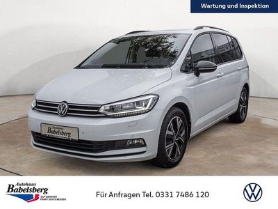 Weiß Gebraucht 2024 VW Touran Highline Van / Kleinbus | 41.290 € (Teuer)