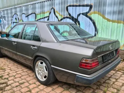 Gebraucht Mercedes 230 132 PS (97 kW) 1989 Grau Limousine