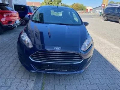 Gebraucht Ford Fiesta Ambiente 60 PS (44 kW) 2013 Blau