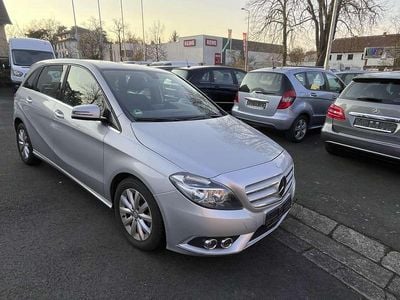 Gebraucht Mercedes B180 122 PS (89 kW) 2012 Polarsilber Van / Kleinbus