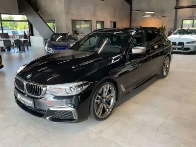 Gebraucht BMW 550 400 PS (294 kW) 2020 Saphirschwarz Kombi