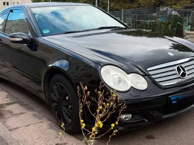 Gebraucht Mercedes C180 143 PS (105 kW) 2005 Schwarz Coupé