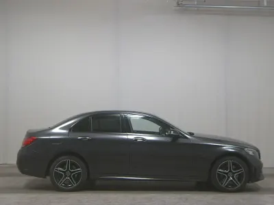 Używany Mercedes C300e AMG line 306 KM (225 kW) 2021 Szary Sedan/Limuzyna