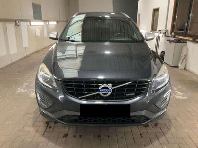 Grau Gebraucht 2014 Volvo XC60 R-Design SUV | 16.820 € (Etwas zu teuer)