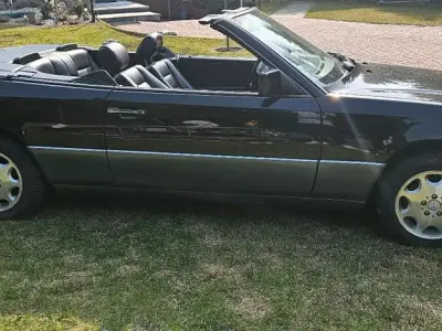 Gebraucht Mercedes E320 220 PS (161 kW) 1995 Schwarz Cabrio