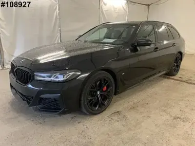 Gebraucht BMW 520 M Sport 190 PS (139 kW) 2023 Black sapphire metallic Limousine