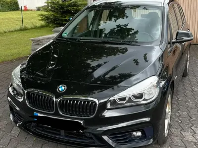 Gebraucht BMW 220 Gran Tourer Sport Line 192 PS (141 kW) 2018 Schwarz Van / Kleinbus