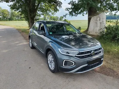 Gebraucht VW T-Roc Style 150 PS (110 kW) 2024 Grau SUV