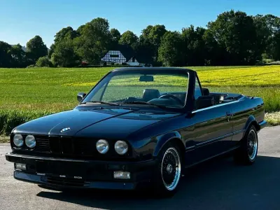 Gebraucht BMW 325 Cabriolet 171 PS (125 kW) 1986 Blau Cabrio