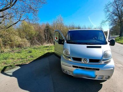 Używany Renault Trafic 101 KM (74 kW) 2006 Szary Minivan