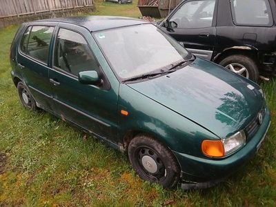 Second-hand VW Polo 60 CP (44 kW) 1996 Verde Hatchback