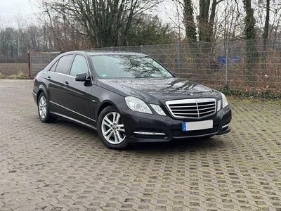 Schwarz Gebraucht 2011 Mercedes E250 Avantgarde Limousine | 11.400 € (Fairer Preis)