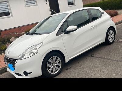Gebraucht Peugeot 208 Active 68 PS (50 kW) 2012 Weiß Kleinwagen