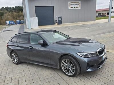 Gebraucht BMW 330 Sport Line 286 PS (210 kW) 2022 Grau Kombi