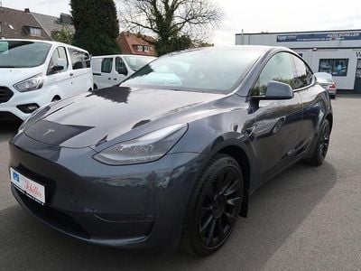 Begagnad Tesla Model Y 378 kW (514 HK) 2023 Grå SUV