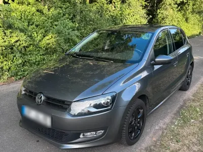 Gebraucht VW Polo 90 PS (66 kW) 2010 Grau Kleinwagen