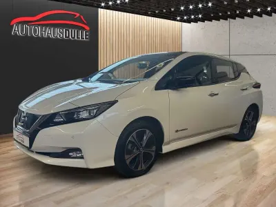 Gebraucht Nissan Leaf N-Connecta 110 kW (150 PS) 2018 Pearl white/black m Kleinwagen