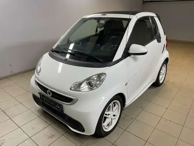Gebraucht Smart ForTwo Cabrio 71 PS (52 kW) 2013 Weiß Cabrio