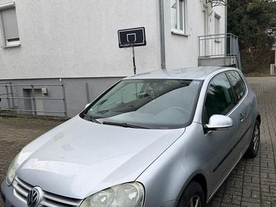 Silber Gebraucht 2004 VW Golf V Kleinwagen | 1.299 € (Guter Preis)