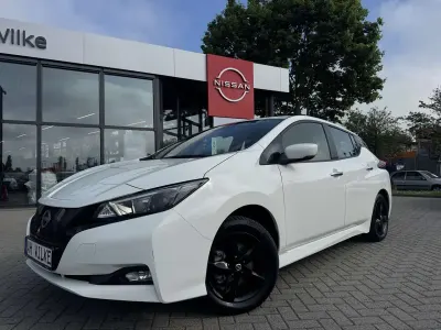Gebraucht Nissan Leaf Acenta 160 kW (218 PS) 2023 White (s) Kleinwagen