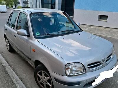Usata Nissan Micra 54 CV (39 kW) 1999 Argento Utilitaria
