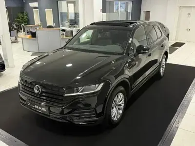 Usata VW Touareg 286 CV (210 kW) 2023 Nero SUV