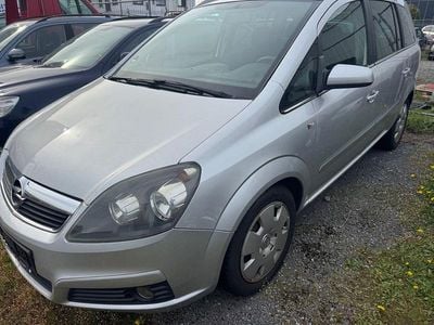Usata Opel Zafira Edition 120 CV (88 kW) 2006 Argento Monovolume