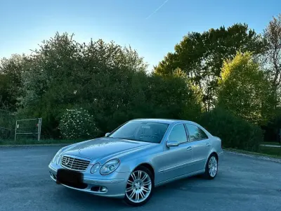 Używany Mercedes E280 231 KM (169 kW) 2005 Srebrny Sedan/Limuzyna