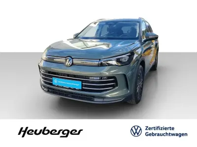 Gebraucht VW Tiguan Elegance 193 PS (141 kW) 2025 Cipressinogrün metallic SUV