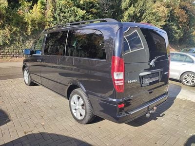 Schwarz Gebraucht 2011 Mercedes Viano Edition Van / Kleinbus | 17.197 € (Fairer Preis)