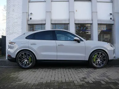 Second-hand Porsche Cayenne 470 CP (345 kW) 2024 Gri SUV