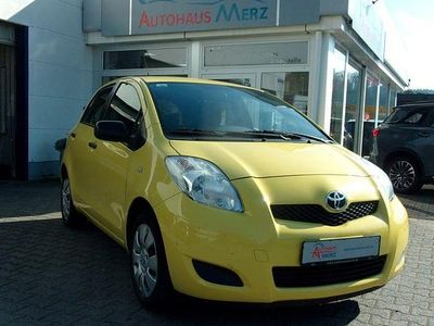 Gebraucht Toyota Yaris Basis 69 PS (50 kW) 2009 Gelb Kleinwagen