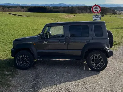 Gebraucht Suzuki Jimny Comfort 102 PS (75 kW) 2025 Grau SUV