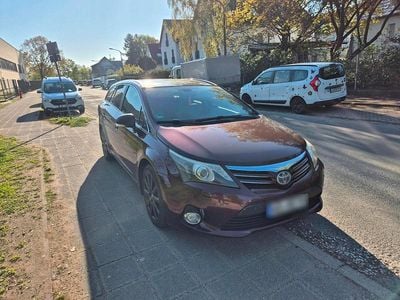 Usata Toyota Avensis 150 CV (110 kW) 2014 Rosso Station wagon