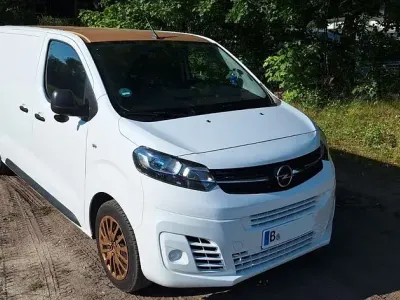 Gebraucht Opel Vivaro-e Combi 120 PS (88 kW) 2022 Weiß Van / Kleinbus