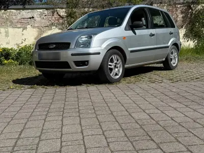 Occasion Ford Fusion 82 ch (60 kW) 2002 Argent Citadine
