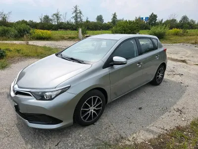 Gebraucht Toyota Auris 99 PS (72 kW) 2016 Grau Limousine