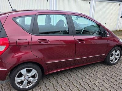 Gebraucht Mercedes A180 Avantgarde 116 PS (85 kW) 2010 Rot Van / Kleinbus