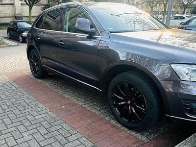 Grau Gebraucht 2011 Audi SQ5 Sport SUV | 10.500 €